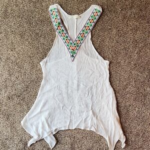 Francesca's | Embroidered White Sleeveless Tunic